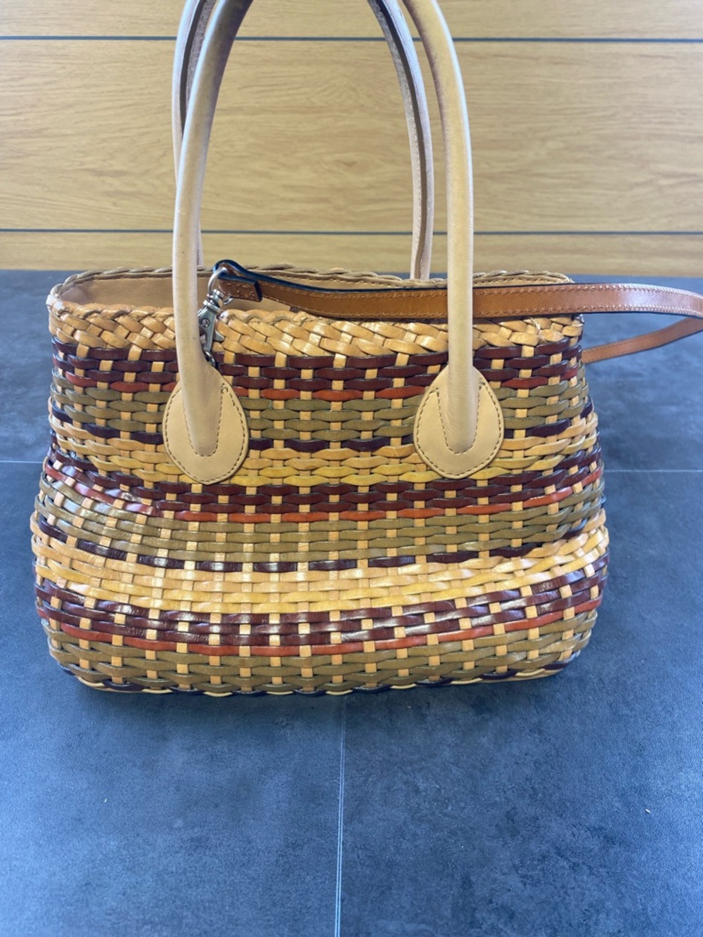 Fossil Woven Leather Crossbody Bag in Tan, Brown & Burgundy w/ Key Charm - Picture 5 of 14